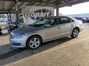 Volkswagen Passat SE 2.0L 4 2012
