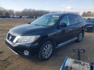 Nissan Pathfinder S 3.5L 6 2013