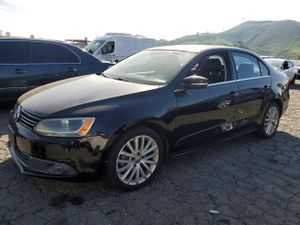 Volkswagen Jetta SEL 1.8L 4 2014
