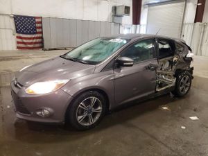 Ford Focus SE 2.0L 4 2014