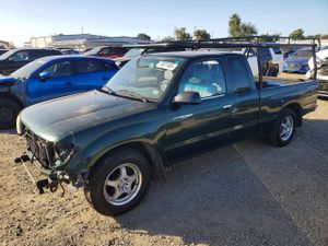 Toyota Tacoma XTRACAB 2.4L 4 2000