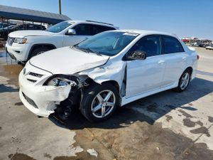 Toyota Corolla BASE 1.8L 4 2012