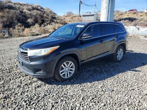 Toyota Highlander LE 3.5L 6 2015