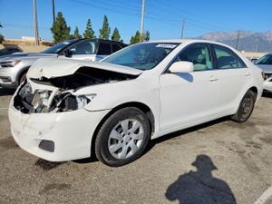 Toyota Camry BASE 2.5L 4 2011