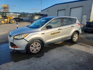 Ford Escape S 2.5L 4 2015