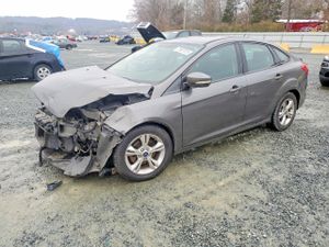 Ford Focus SE 2.0L 4 2013