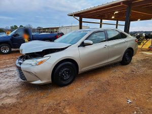 Toyota Camry LE 2.5L 4 2015