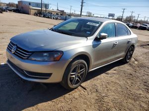 Volkswagen Passat S 1.8L 4 2014