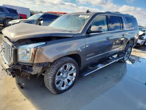 GMC Yukon DENALI 6.2L 8 2015