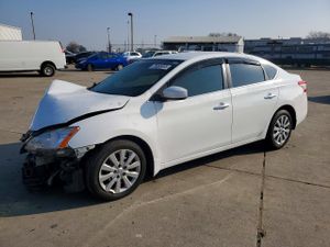 Nissan Sentra S 1.8L 4 2015