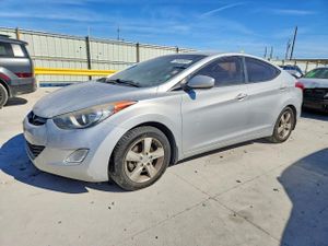 Hyundai Elantra GLS 1.8L 4 2013