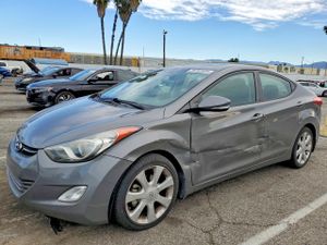 Hyundai Elantra GLS 1.8L 4 2013
