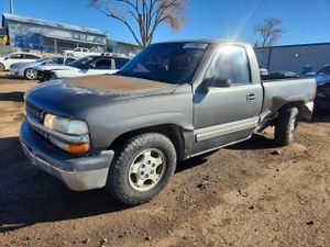 Chevrolet Silverado 1500 C1500 4.3L 6 2001