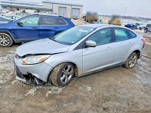 Ford Focus SE 2.0L 4 2013
