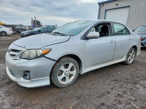 Toyota Corolla BASE 1.8L 4 2013