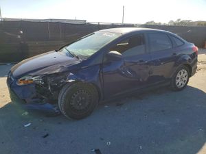 Ford Focus SE 2.0L 4 2012