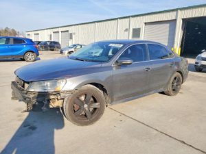 Volkswagen Passat SE 2.5L 5 2012