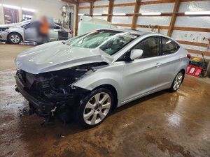 Hyundai Elantra GLS 1.8L 4 2013