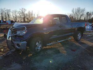 Toyota Tundra DOUBLE CAB SR5 5.7L 8 2011