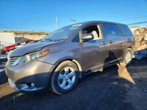 Toyota Sienna 3.5L 6 2011