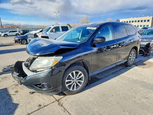 Nissan Pathfinder S 3.5L 6 2015