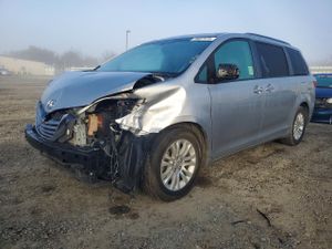 Toyota Sienna XLE 3.5L 6 2015