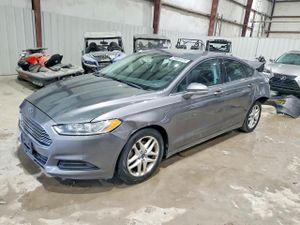 Ford Fusion SE 2.5L 4 2013