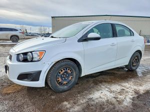 Chevrolet Aveo (Sonic) LT 1.8L 4 2015