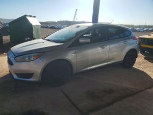 Ford Focus SE 2.0L 4 2015