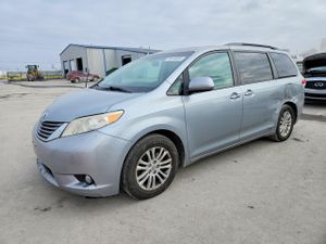 Toyota Sienna XLE 3.5L 6 2014