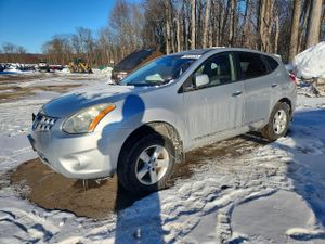 Nissan Rogue S 2.5L 4 2013