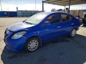 Nissan Versa S 1.6L 4 2014