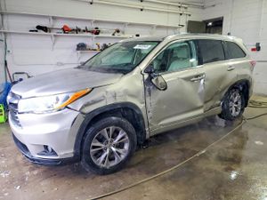 Toyota Highlander XLE 3.5L 6 2014