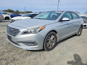 Hyundai Sonata SE 2.4L 4 2015