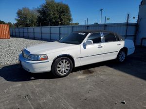 Lincoln Town Car SIGNATURE LIMITED 4.6L 8 2010