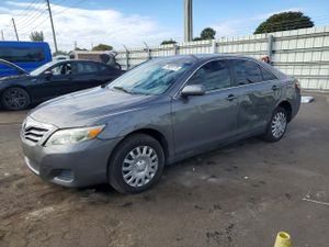 Toyota Camry BASE 2.5L 4 2010