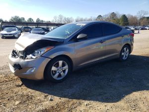 Hyundai Elantra GLS 1.8L 4 2013