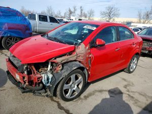 Chevrolet Aveo (Sonic) LTZ 1.4L 4 2015