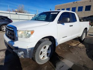 Toyota Tundra DOUBLE CAB SR5 4.6L 8 2013