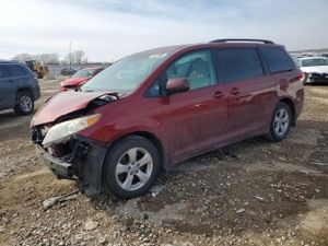 Toyota Sienna LE 3.5L 6 2013
