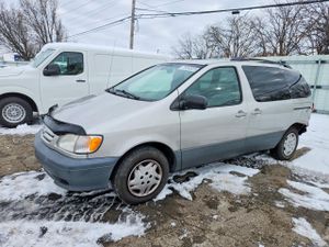 Toyota Sienna CE 3.0L 6 2002