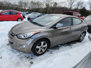 Hyundai Elantra GLS 1.8L 4 2013