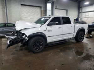 RAM 1500 SLT 5.7L 8 2017