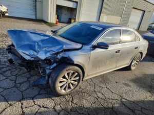 Volkswagen Passat SEL 2.5L 5 2013