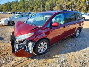Toyota Sienna XLE 3.5L 6 2015