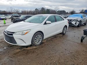 Toyota Camry LE 2.5L 4 2015