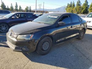Volkswagen Jetta BASE 2.0L 4 2014