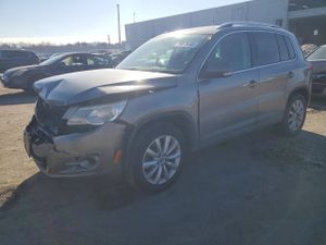Volkswagen Tiguan S 2.0L 4 2011