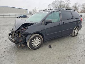 Toyota Sienna CE 3.5L 6 2010