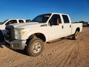 Ford F-350 SUPER DUTY 6.2L 8 2015